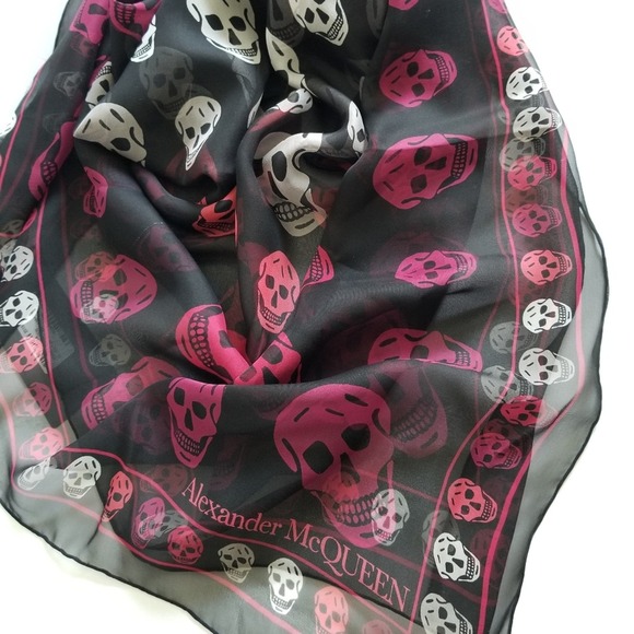 Alexander McQueen Skull Silk Large Scarf Black Red - Picture 1 of 6